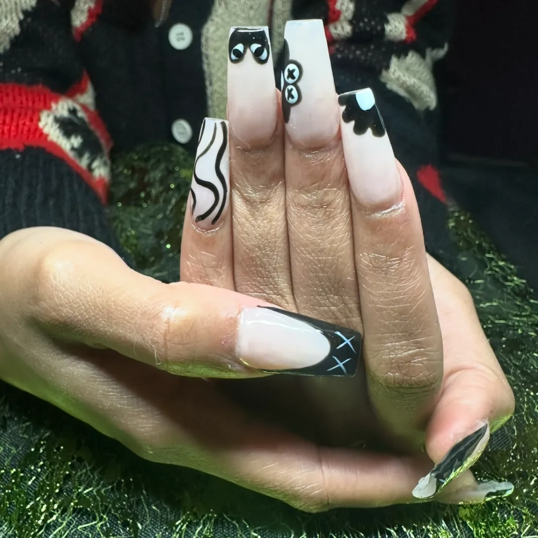 Black and white abstract coffin nail set